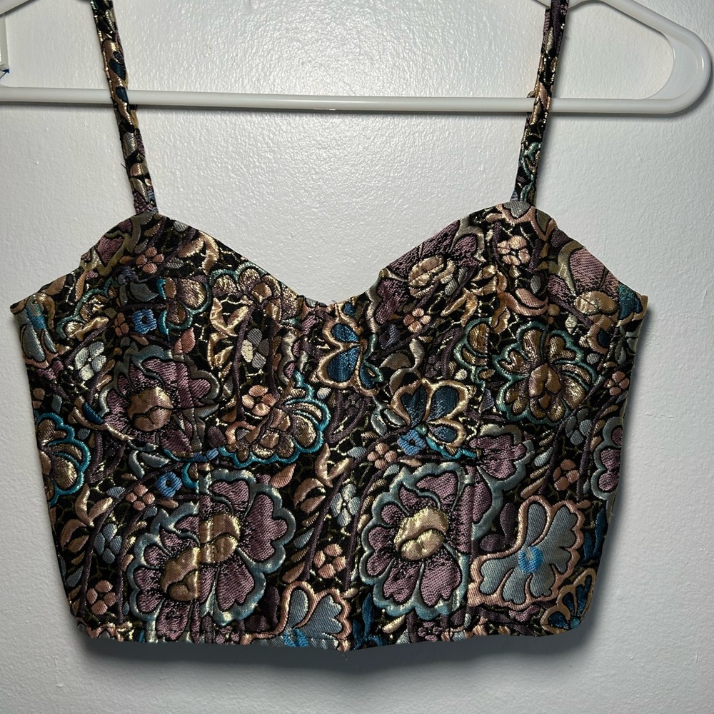 bustier/ crop top